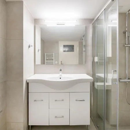 Splendid 3br Close To Olympic Stadium *