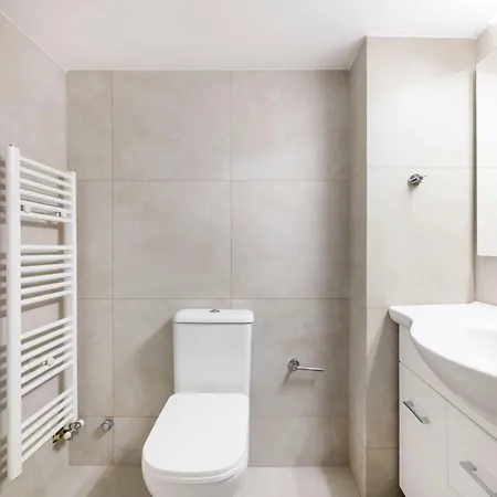 Splendid 3br Close To Olympic Stadium *